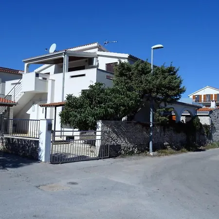 아파트 Elite 로고즈니차