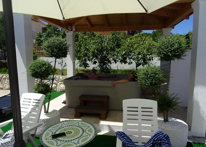 Elite * 로고즈니차