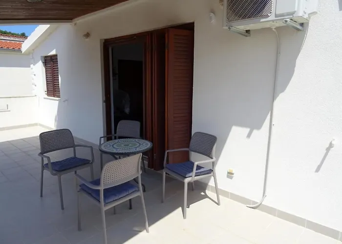 Elite * 로고즈니차